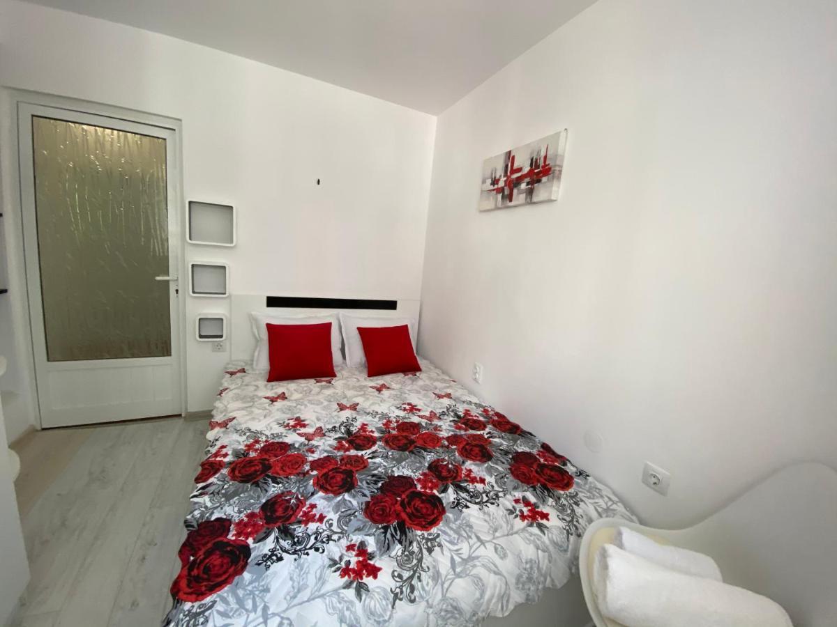 Simona Apartment Μπουργκάς Εξωτερικό φωτογραφία